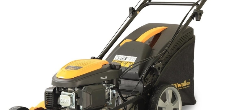 RIWALL PRO Rotační sekačka benzínová s&nbsp;variabilním pojezdem 4v1 RPM 5155 V&nbsp;PRO